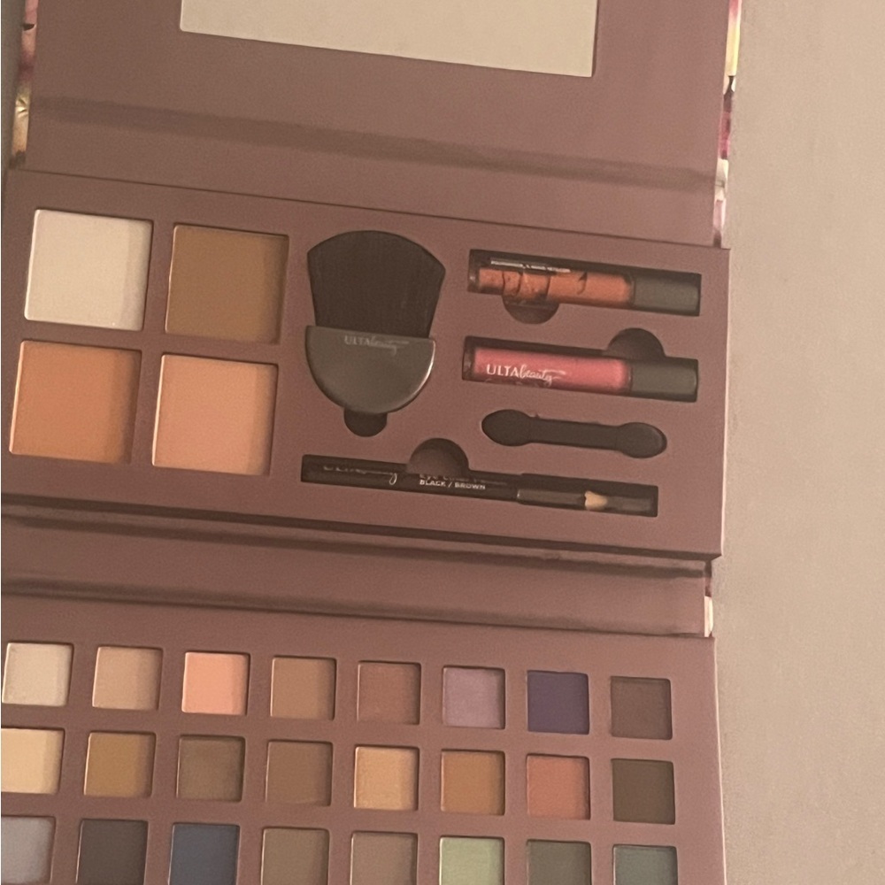 Title Ulta Beauty Makeup Kit Gift Set. New Unused . One Lip Stick is Cracking
